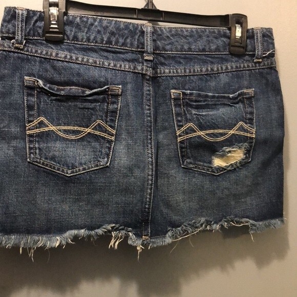 Mossimo supply co distressed denim mini skirt with raw hem size 9 - Picture 2 of 5